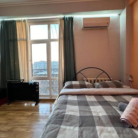 1-Room Apart. 21 On Usenbaeva 52 Near Eurasia Shopping Center Bischkek Exterior foto