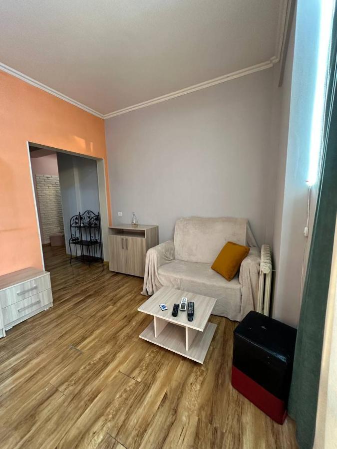 1-Room Apart. 21 On Usenbaeva 52 Near Eurasia Shopping Center Bischkek Exterior foto