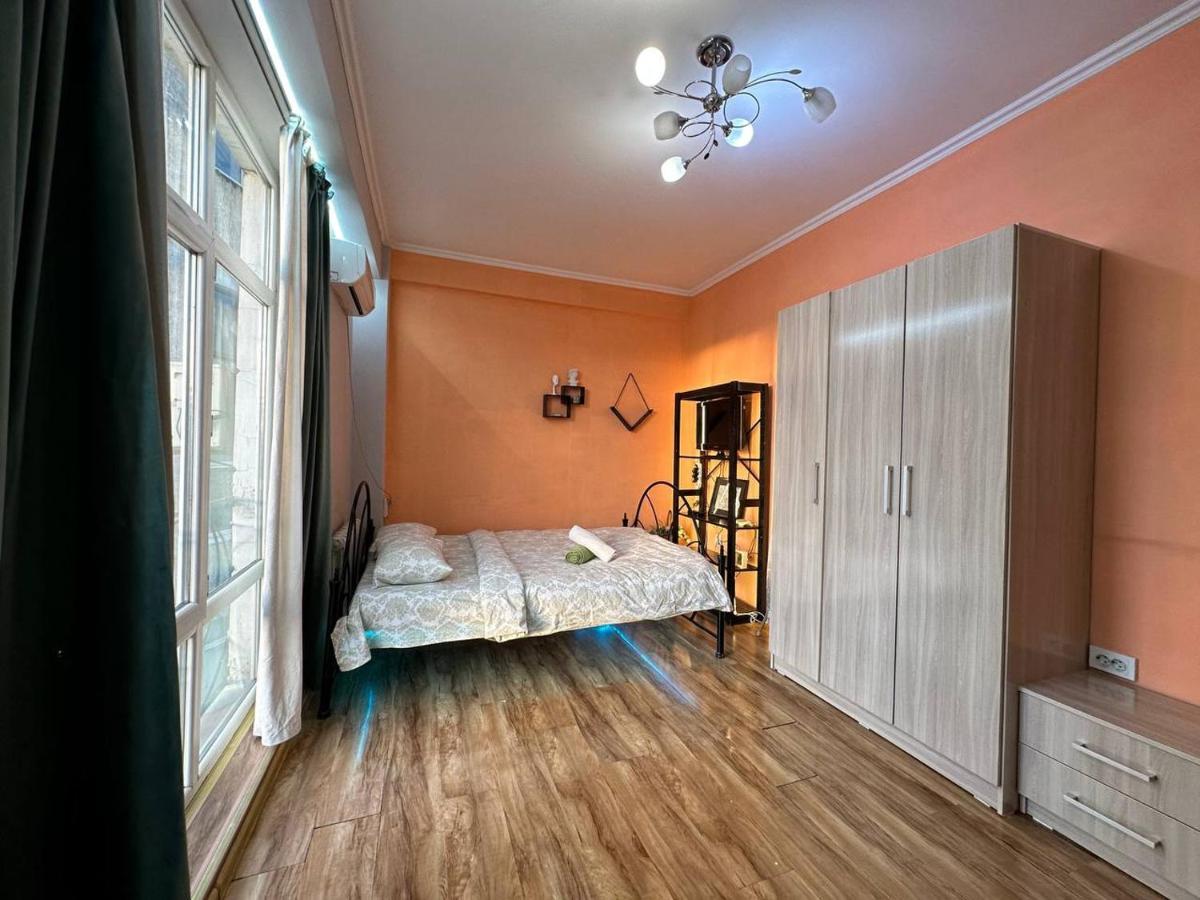 1-Room Apart. 21 On Usenbaeva 52 Near Eurasia Shopping Center Bischkek Exterior foto