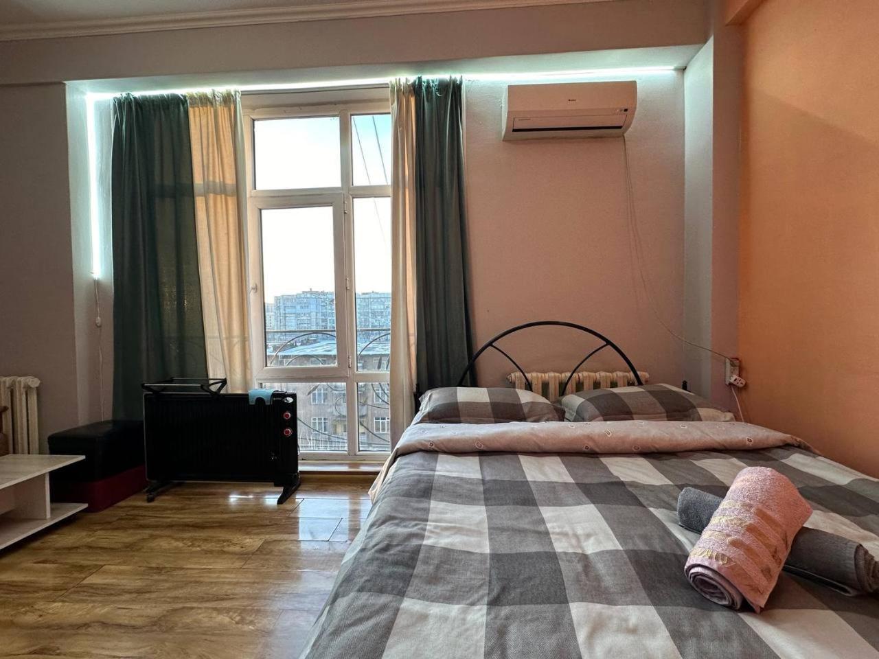 1-Room Apart. 21 On Usenbaeva 52 Near Eurasia Shopping Center Bischkek Exterior foto