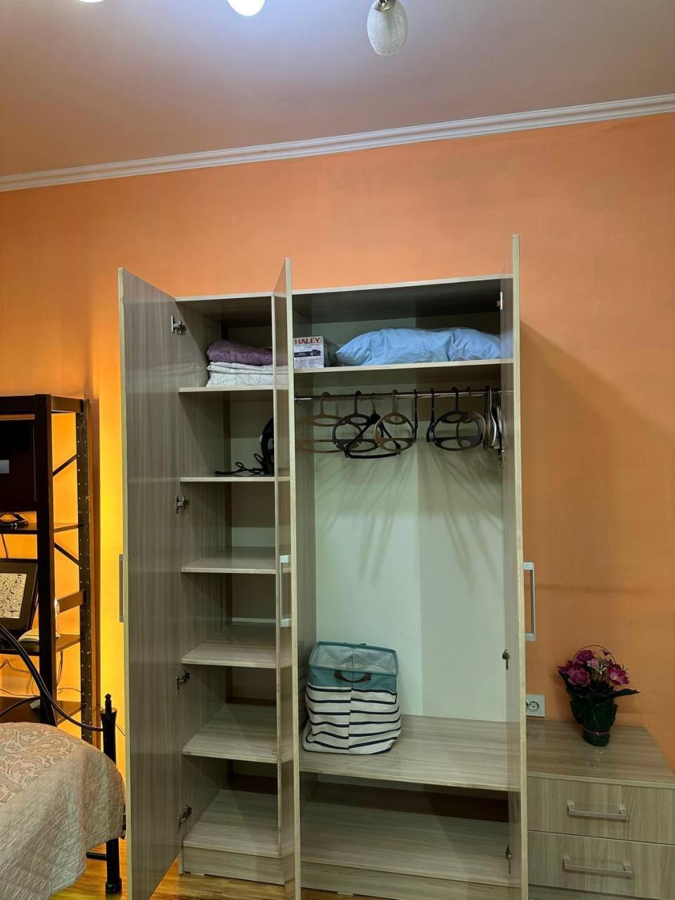 1-Room Apart. 21 On Usenbaeva 52 Near Eurasia Shopping Center Bischkek Exterior foto